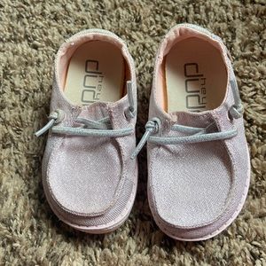 Toddler girl Hey Dude